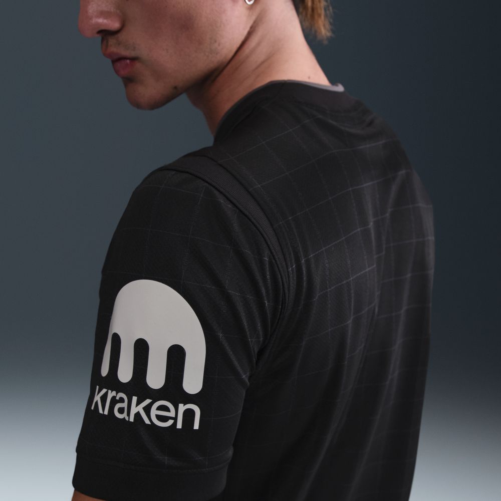 artifactId:8e6120c0-945e-452b-a7bc-4928b33e482e