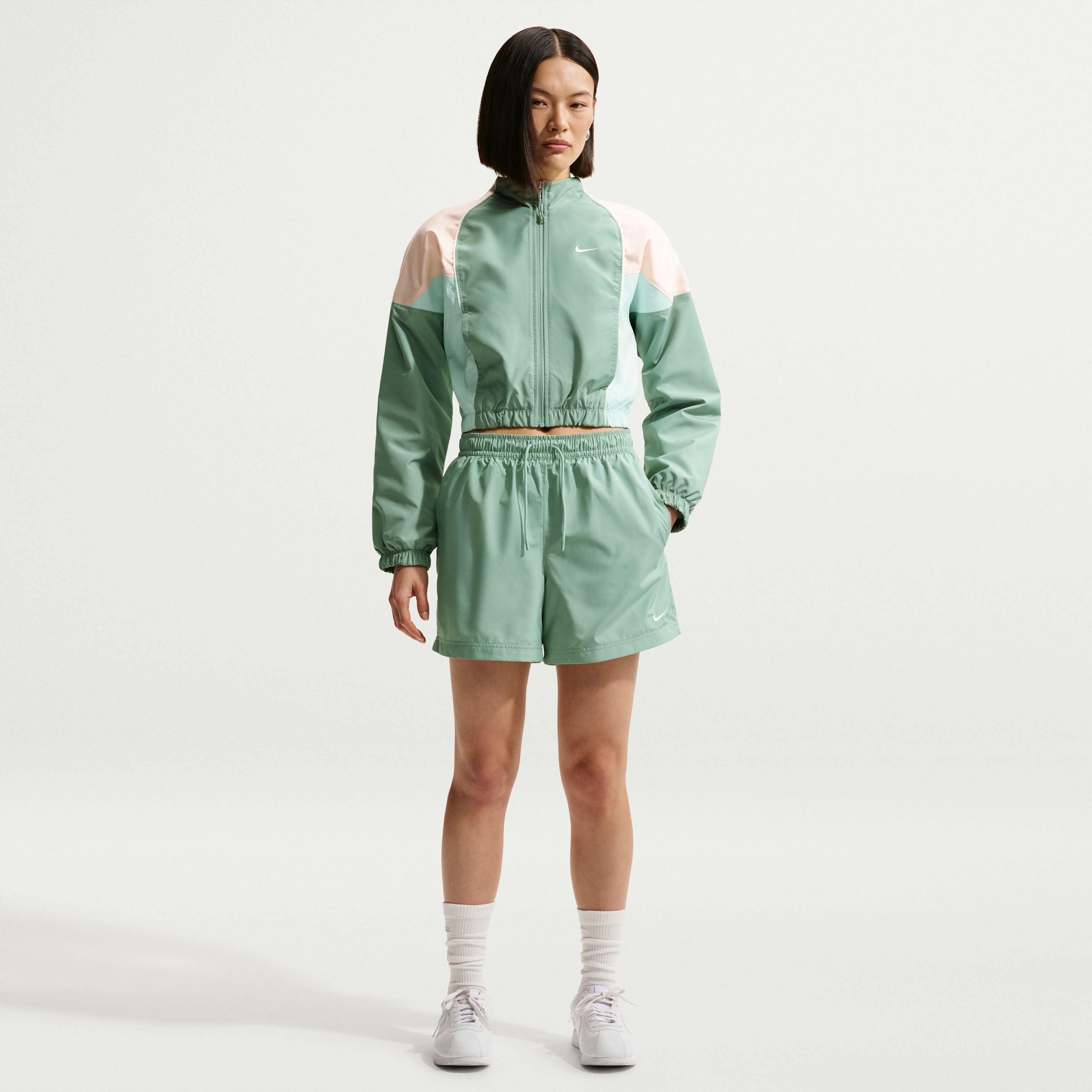 Nike Sportswear Classic Wovens Women's Mid-Rise Shorts