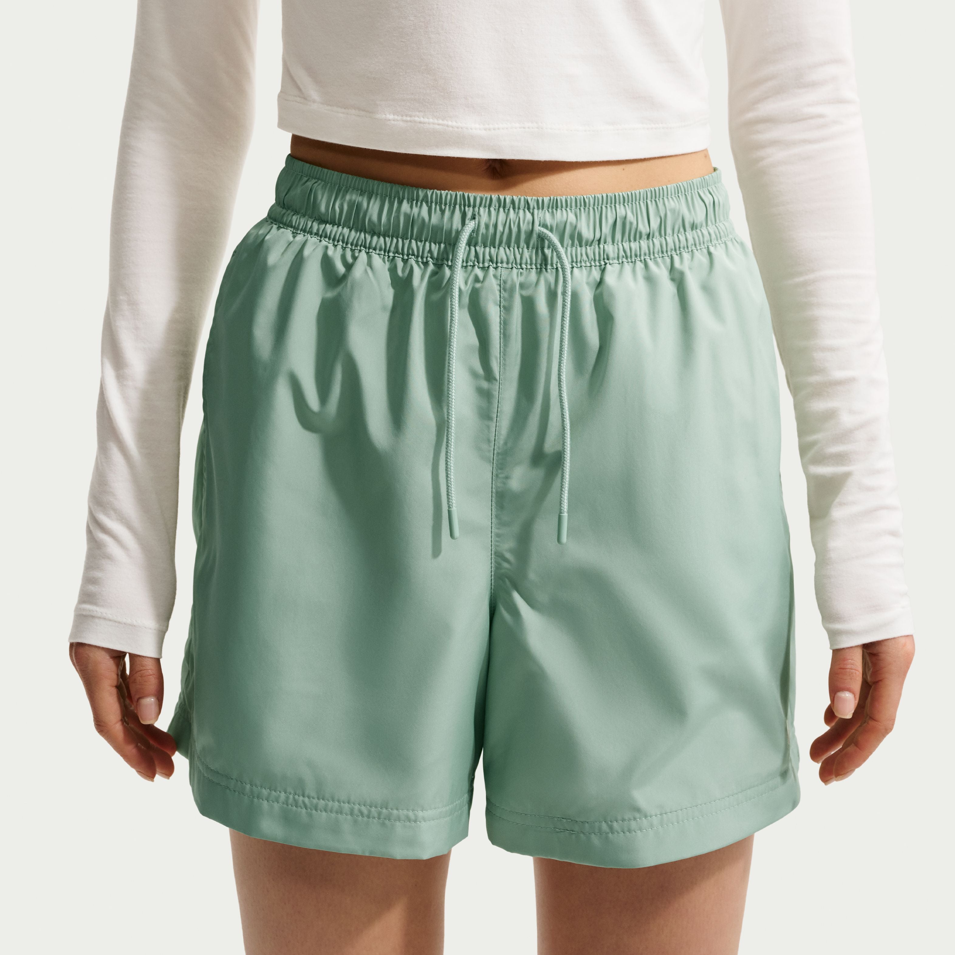 Nike Sportswear Classic Wovens Women's Mid-Rise Shorts
