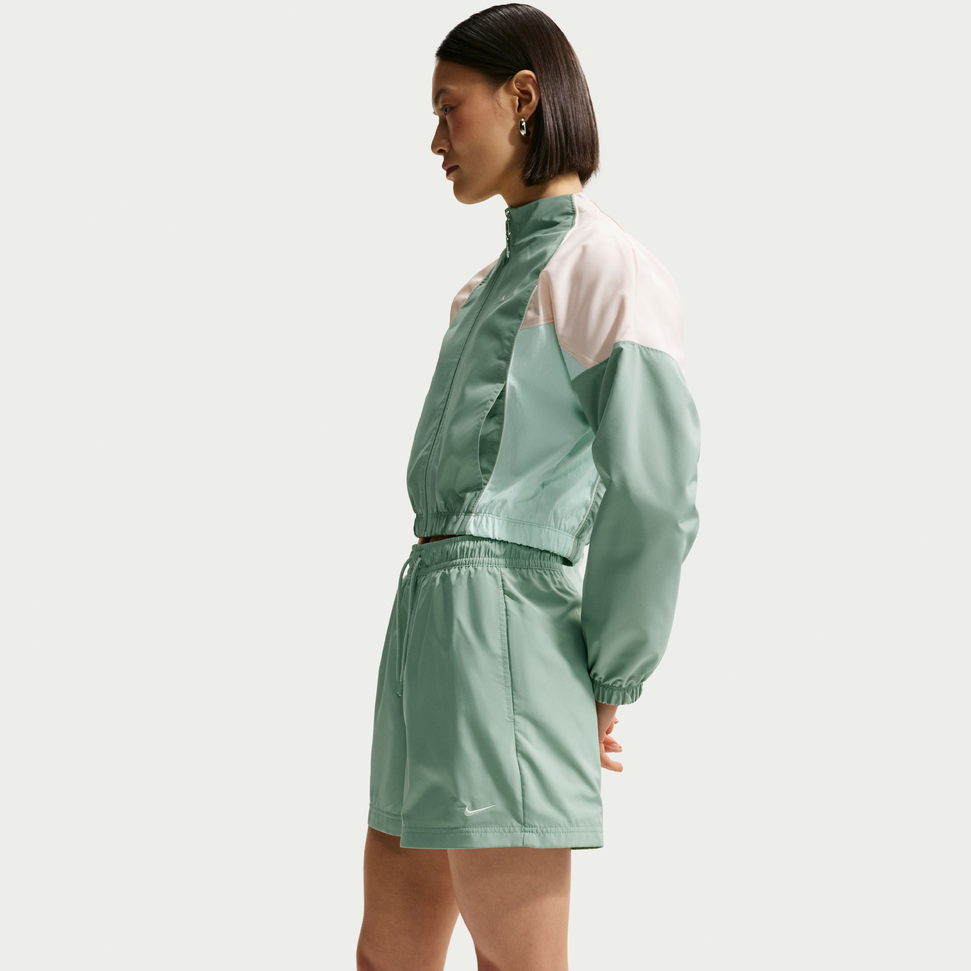 Nike Sportswear Classic Wovens Women's Mid-Rise Shorts