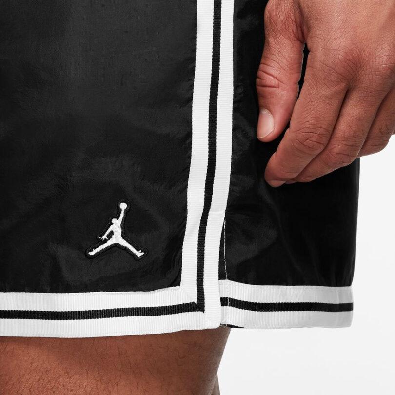 Jordan Essentials Men’s Woven Shorts - SportsClick
