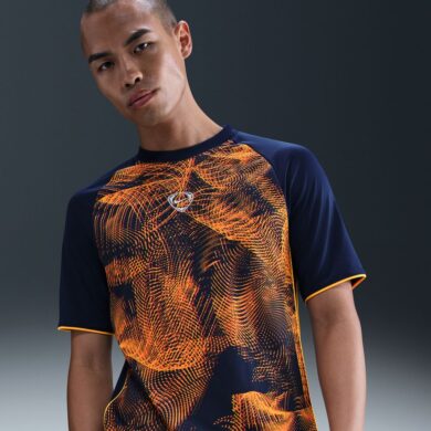 Nike Academy+ Men's Soccer Top